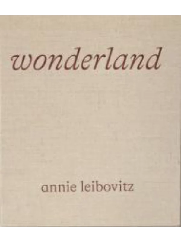 Annie Leibovitz: Wonderland Luxury 1