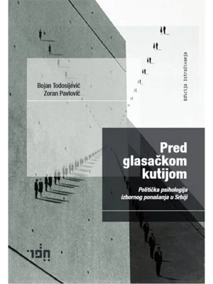 Pred glasačkom kutijom