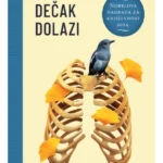 Dečak dolazi