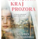 Devojčica kraj prozora
